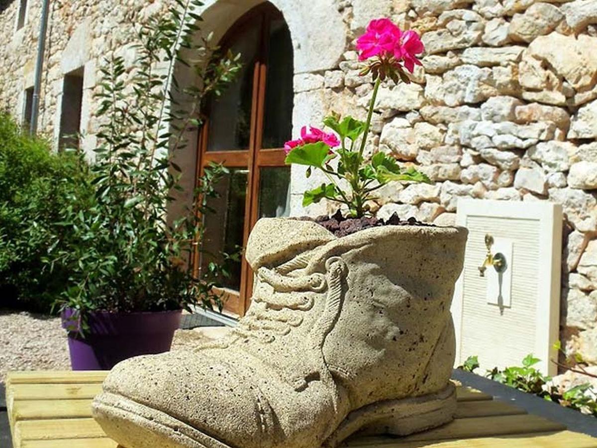 Chambres Et Jardin De Pierres Espédaillac Εξωτερικό φωτογραφία