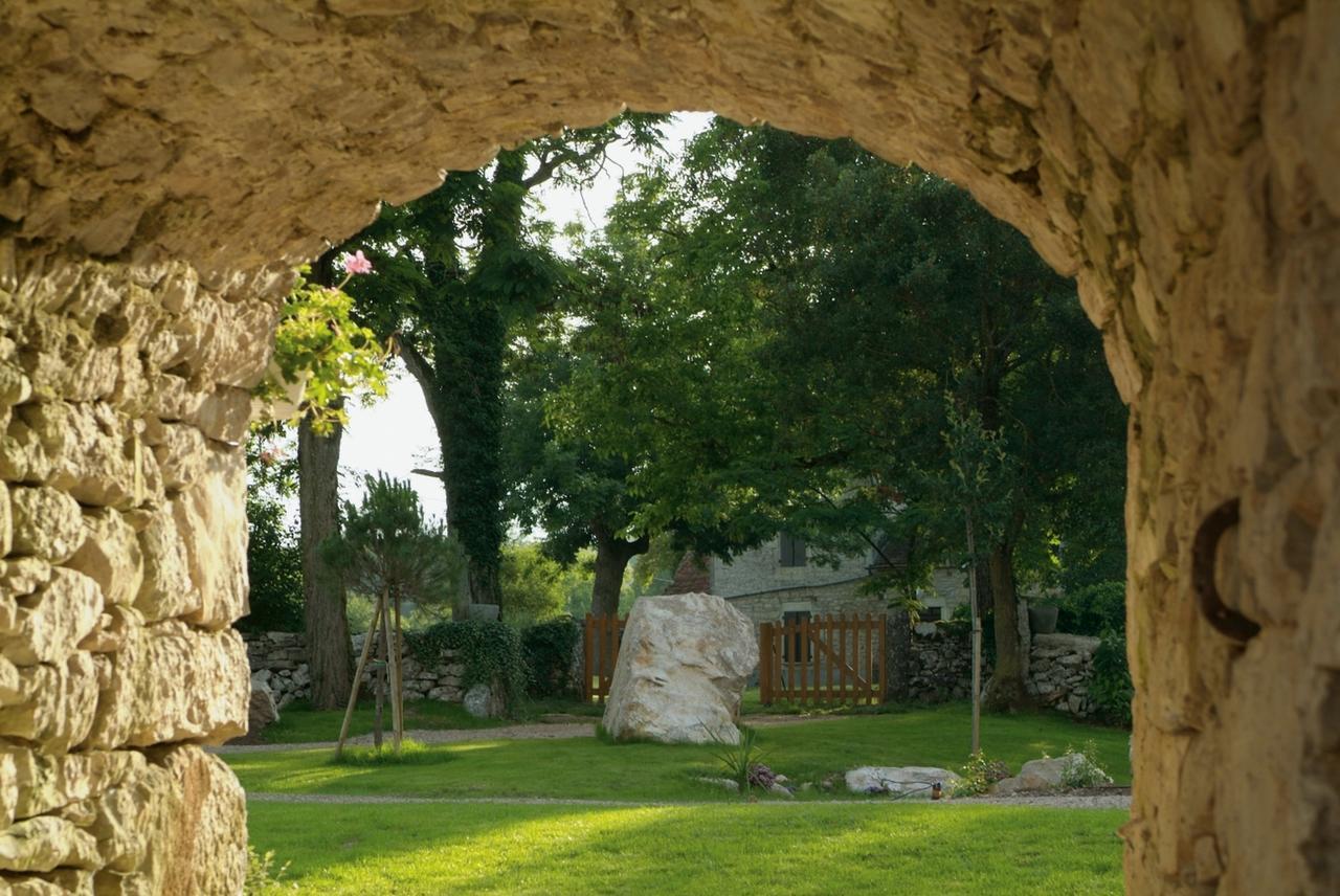 Chambres Et Jardin De Pierres Espédaillac Εξωτερικό φωτογραφία